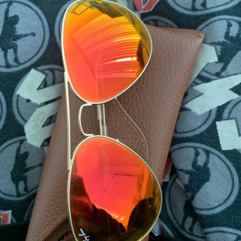 Ray-Ban Aviators - Picture 2 of 4